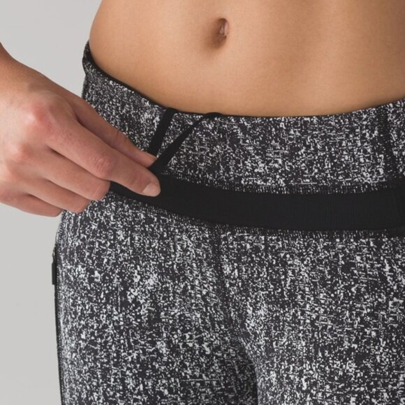 Lululemon Inspire Tight II Power Luxtreme Suited Jacquard Black White / Black - Picture 2 of 12